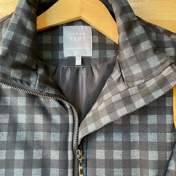 Lemon Tart Black Plaid Vest Size Small in Excellent Condition - Picture 2 of 10